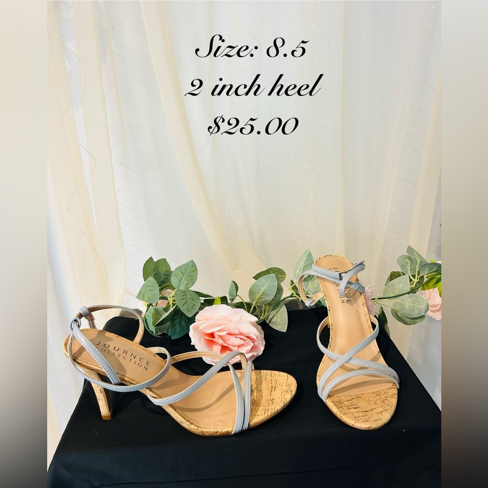 Journee Collection Elegant Silver Heels